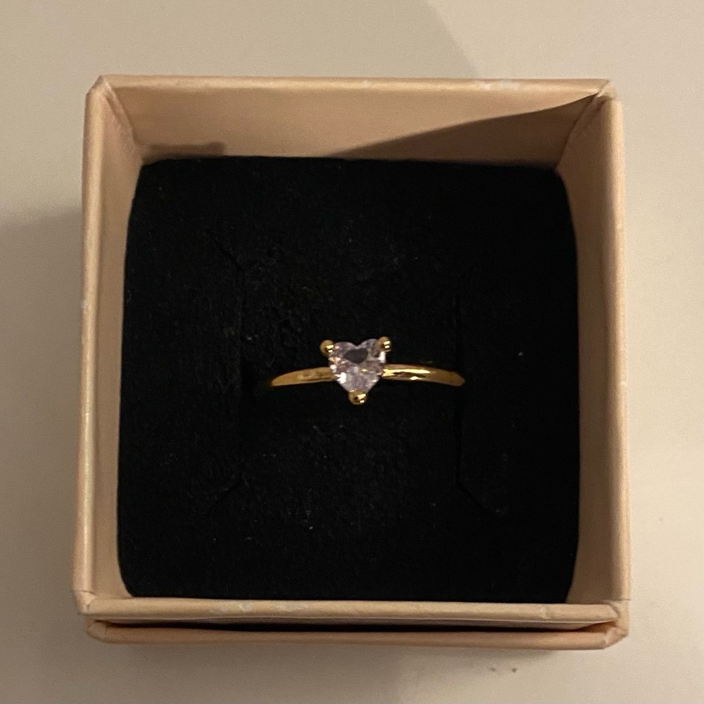 Dainty Gold Heart Ring - Picture 2 of 3